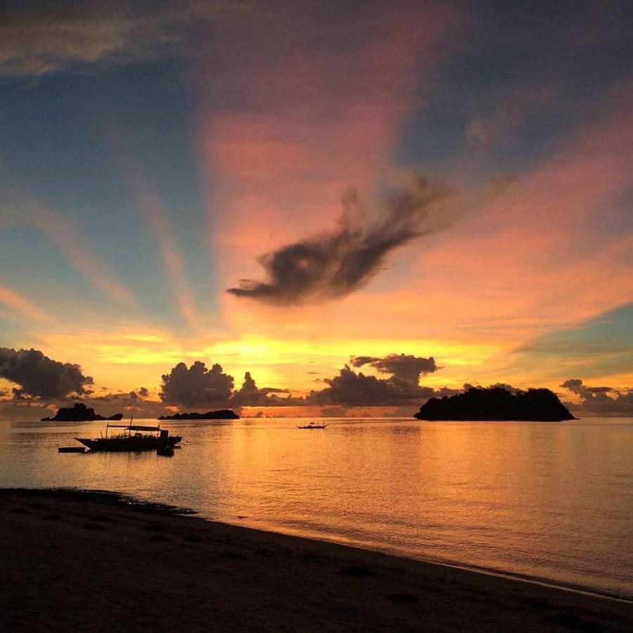 Se San Beach Resort-Isla De Gigantes Carles المظهر الخارجي الصورة